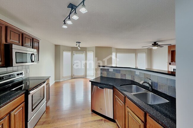 Building Photo - 9815 NE 98th Terrace