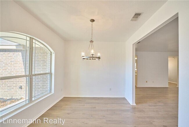 Building Photo - 5106 Screaming Eagle Cir