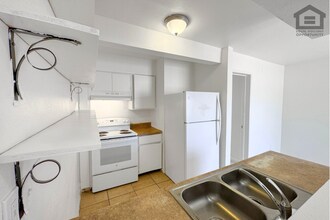 Building Photo - 1708 W Yuma St