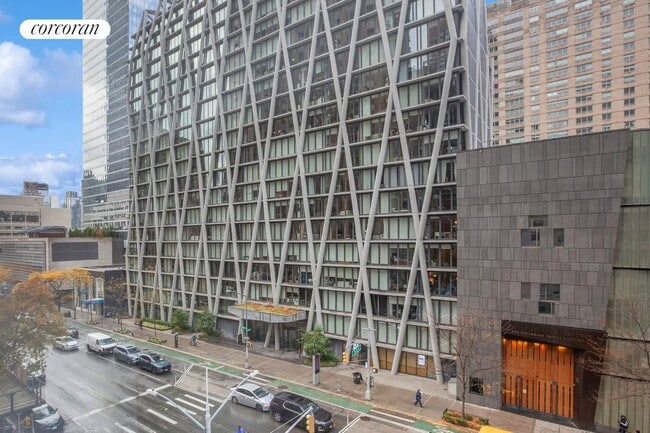 Foto del edificio - 155 W 68th St