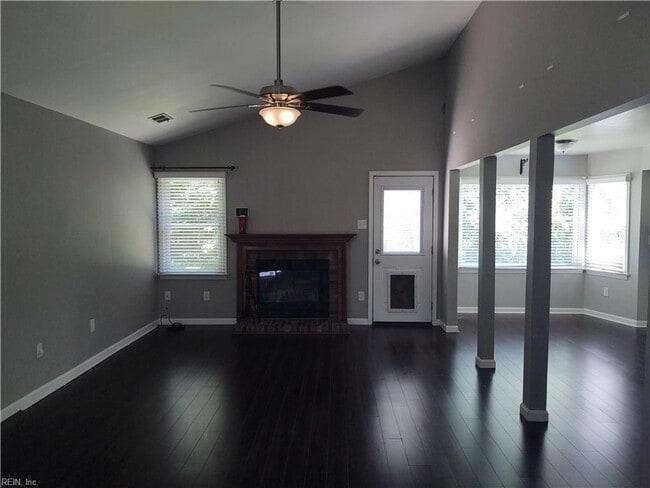 Foto del edificio - Greenbrier Community