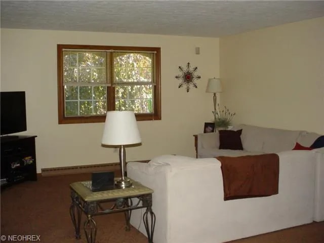 Building Photo - 6685 Ravenwood Ave NW