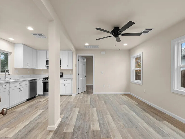 Foto del edificio - 1032 Pendegast St