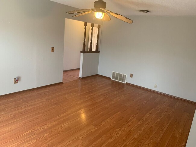 Building Photo - 3 Bedrooms + 1.5 Bath + 2 Car Garage