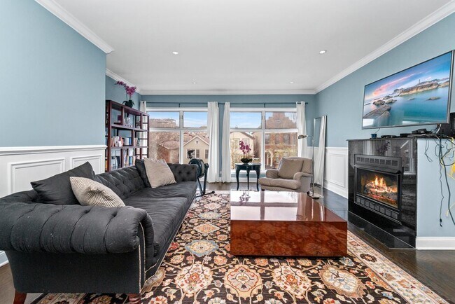 Foto del edificio - 1321 N Bosworth Ave