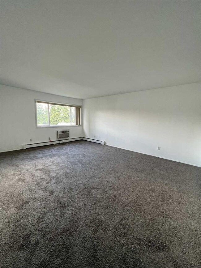 Foto del edificio - 10 Fishkill Glen Dr
