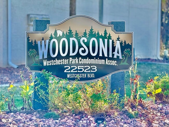 Foto del edificio - 22523 Westchester Blvd