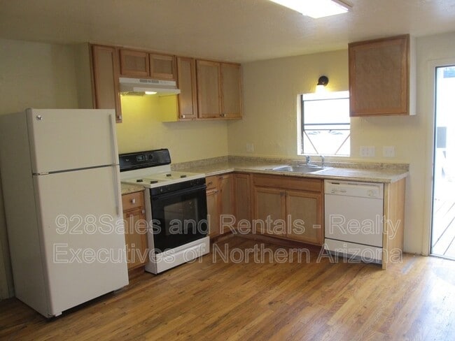 Building Photo - 535 S Ernest St