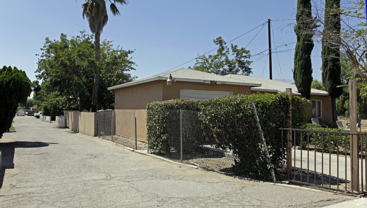 Primary Photo - Date Street Apartments