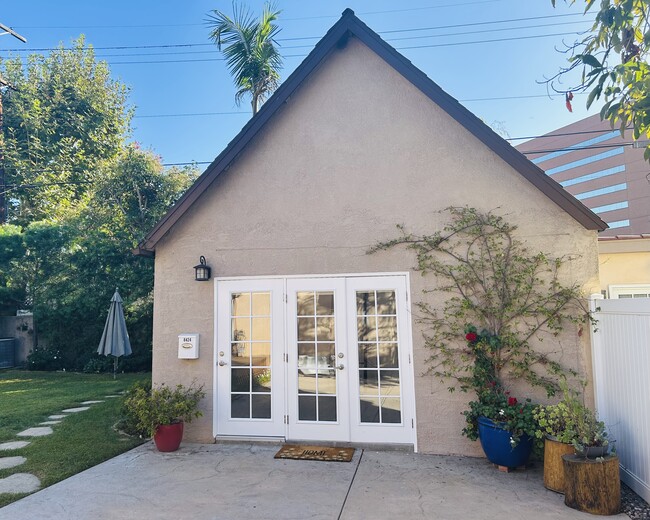 Building Photo - 8422 W 4th St