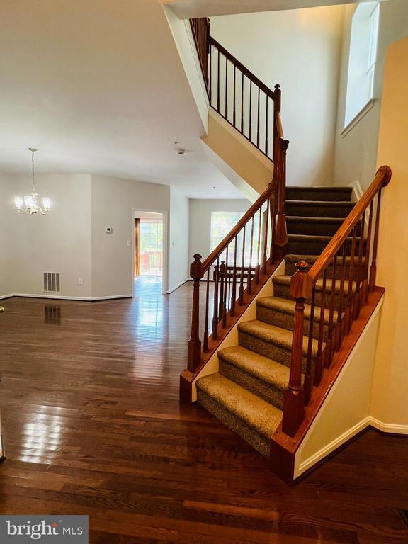 Building Photo - 7300 Rocky Creek Dr