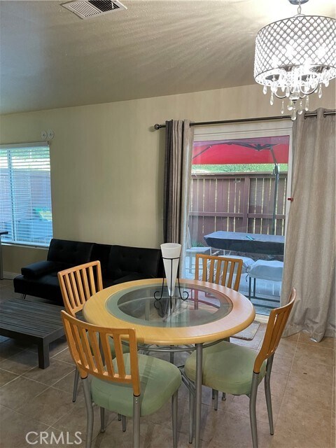Foto del edificio - 1122 Cleghorn Dr
