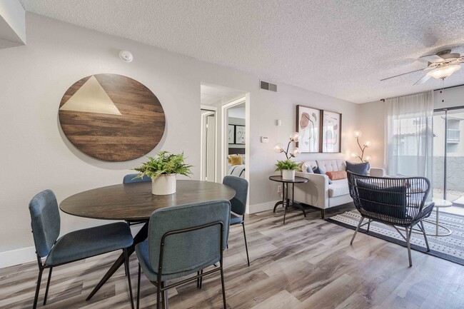 Living Area - Avana River Ranch