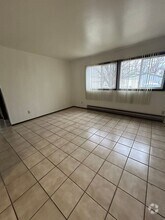 Building Photo - 1728 La Cres St