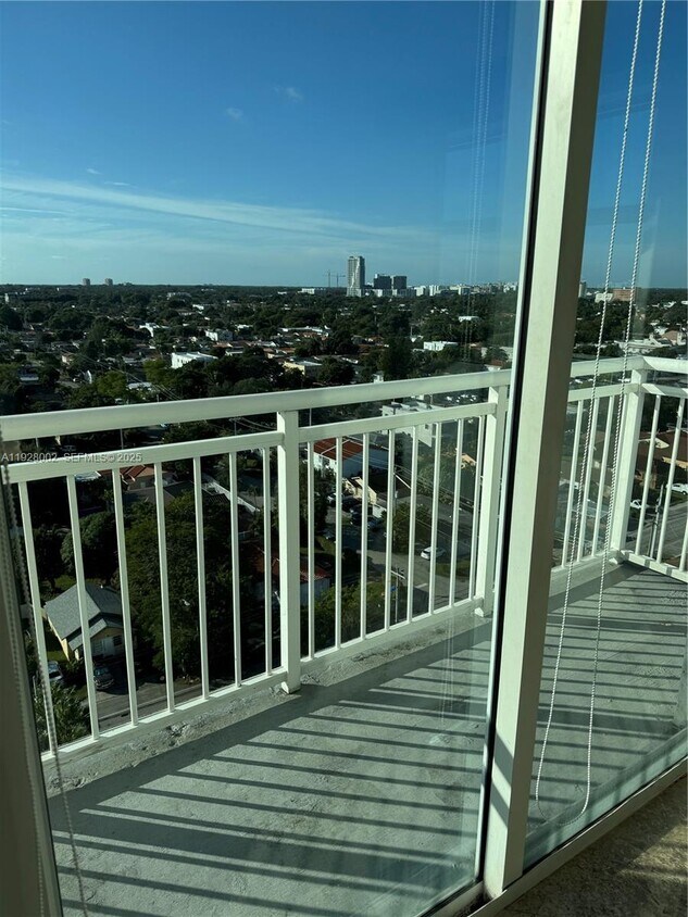 Foto del edificio - 3000 Coral Wy