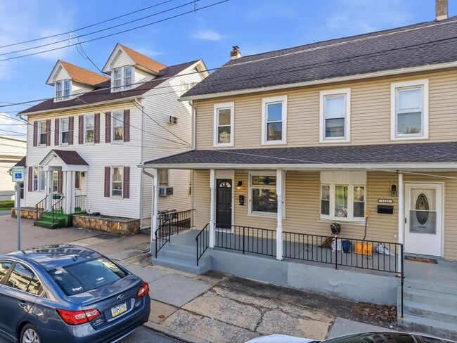 Building Photo - 1130 3rd St
