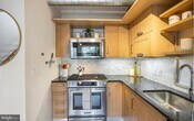 Primary Photo - 1390 V St NW