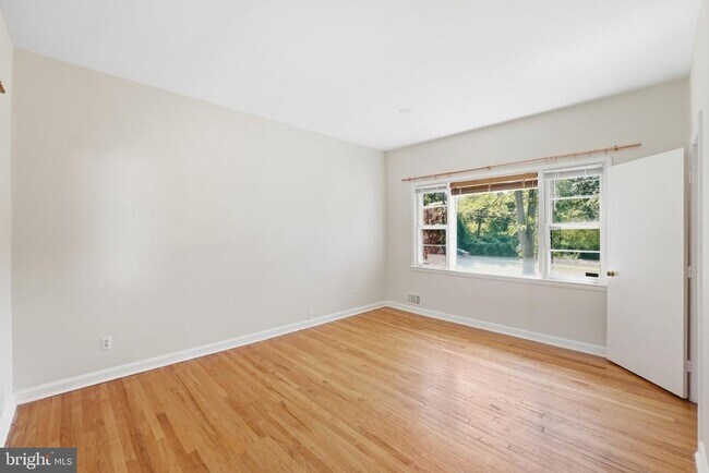 Foto del edificio - 11317 College View Dr