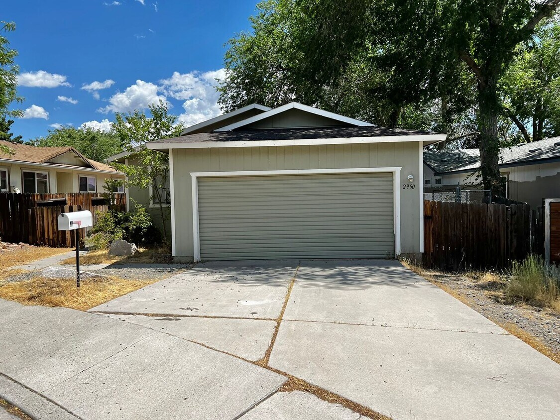 Foto principal - 2950 Harding Cir