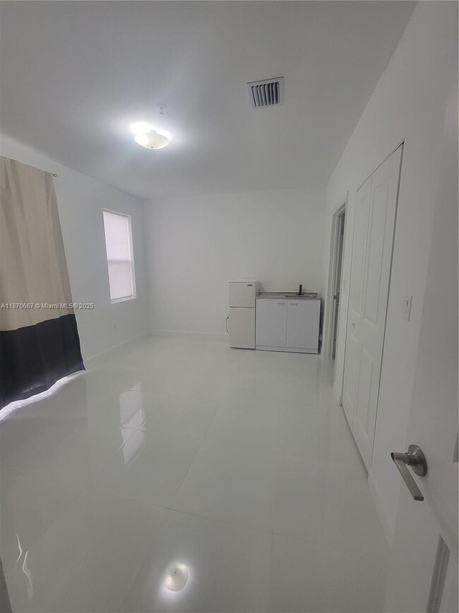 Building Photo - 24600 SW 129th Ave