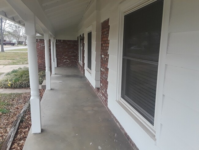 Building Photo - Great Location 3 Bed 2 Bath Home For Rent
