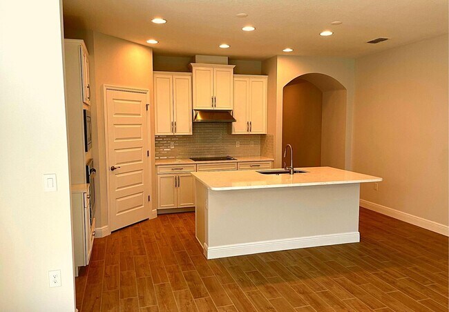 Building Photo - 15537 Mango Isle St