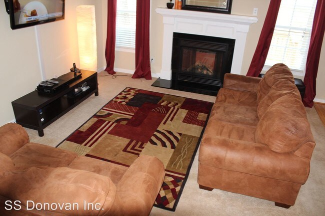 Building Photo - 4 br, 2.5 bath House - 2722 DeKoven Drive