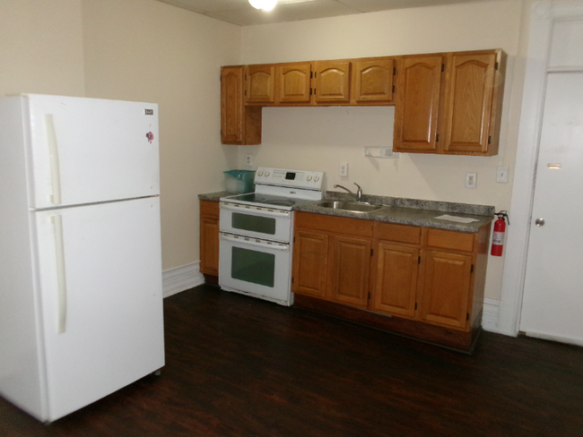 Building Photo - 1017 Lehman St