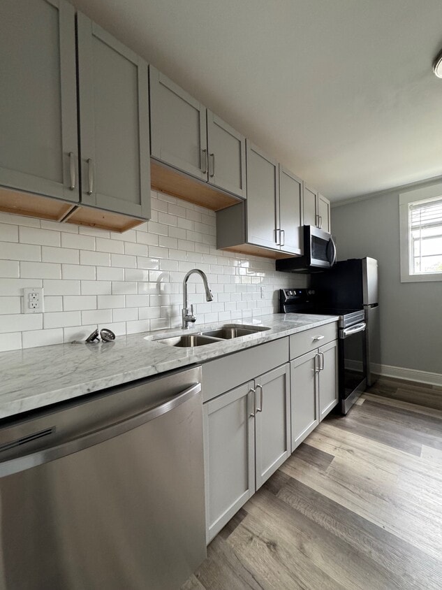 Foto principal - 932 Helios Ave