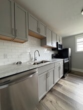 Building Photo - 932 Helios Ave
