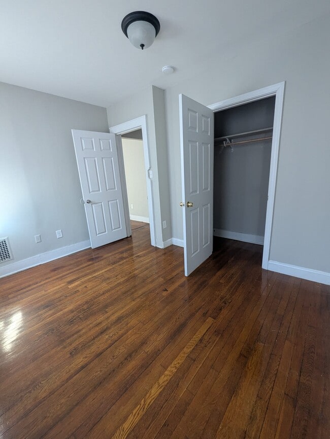 Photo - 12 Lilac St Apartments