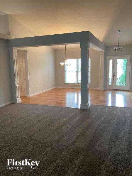 Building Photo - 2 Stonecroft Ct