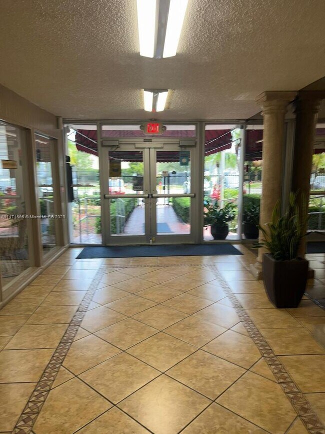 Foto del edificio - 1251 NE 108th St