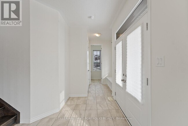 Building Photo - 92 Callandar Rd