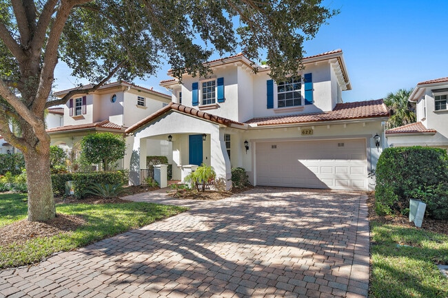 Building Photo - 622 Castle Dr