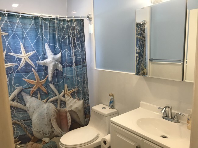 Building Photo - 632 SE 2nd Ave