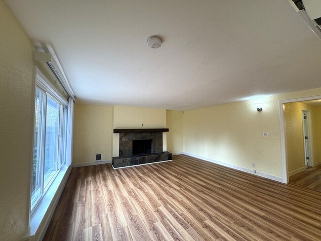 Building Photo - Charming Tacoma Home with Fireplace & Detached Shop