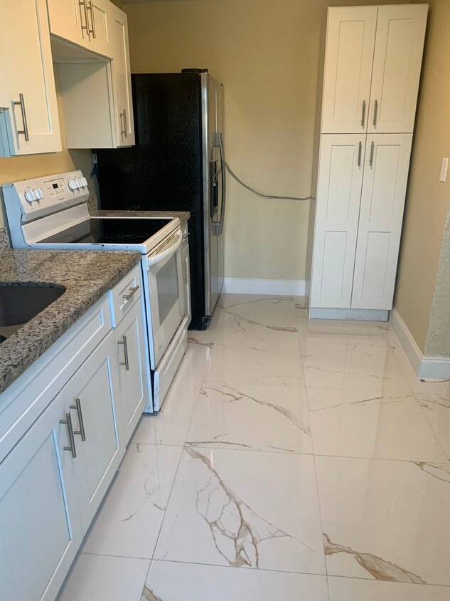 New kitchen and new floors - 3000 NW 11th St