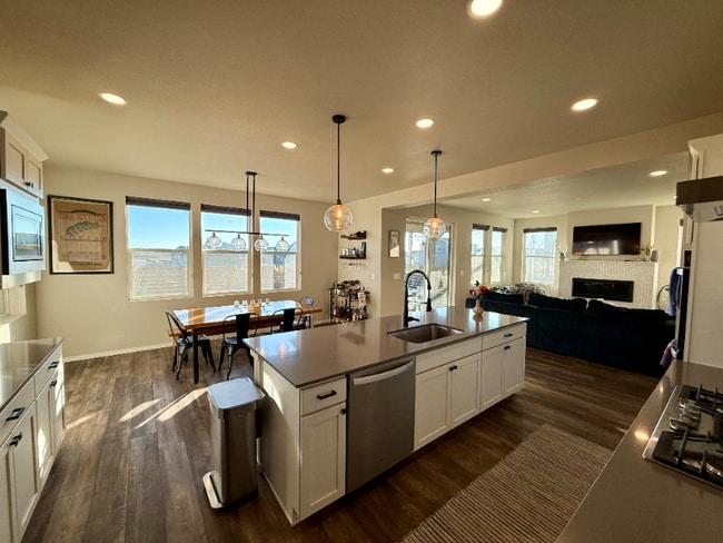 Building Photo - 450 Fairchild St