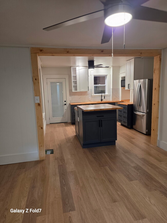 Building Photo - 5209 Warren Ave