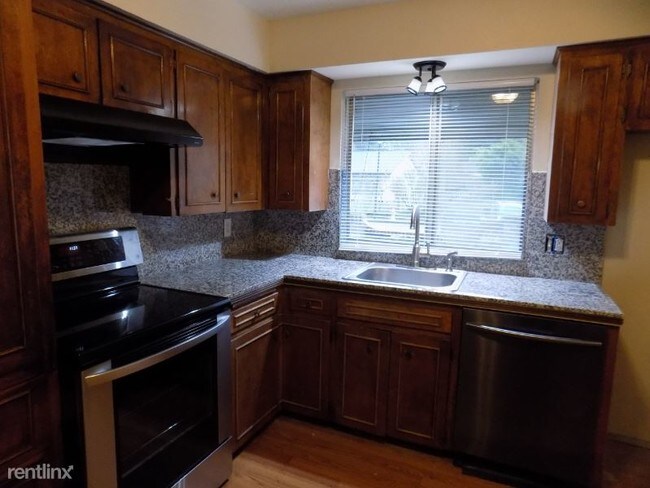 Building Photo - 3 br, 2 bath House - 14390 SW Wilson Dr