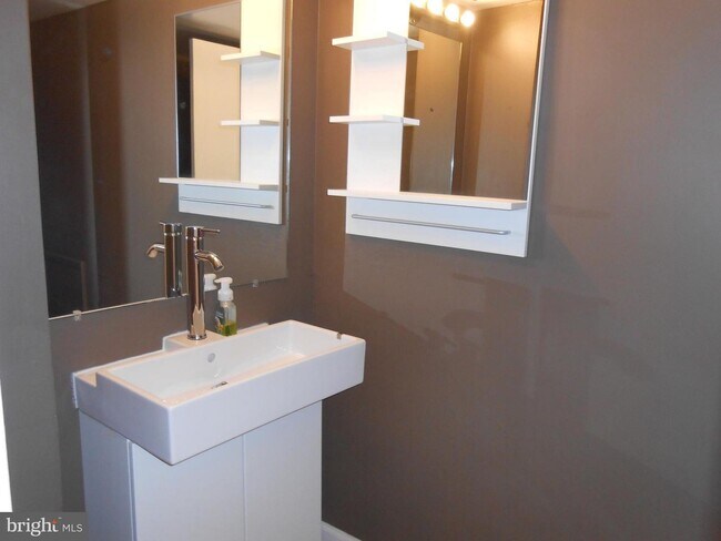 Foto del edificio - 5709 Indian Ct