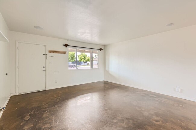 Foto del edificio - Great 3 bedroom house in Biltmore! Large y...