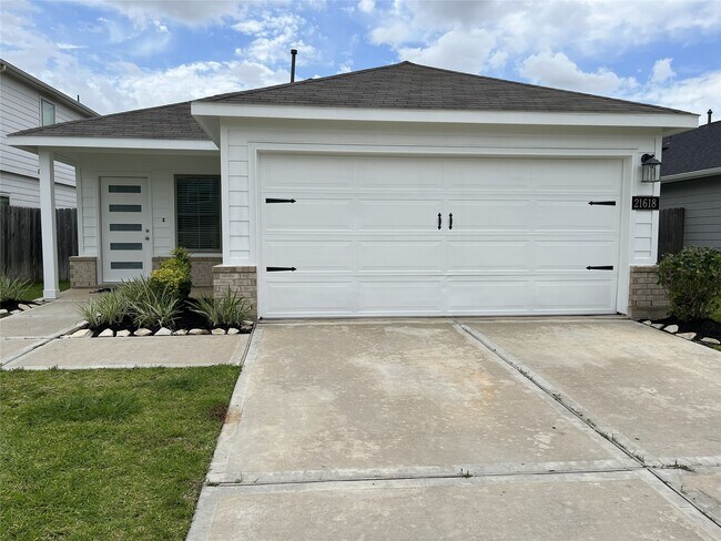 Foto del edificio - 21618 Lemon Beebrush Ln
