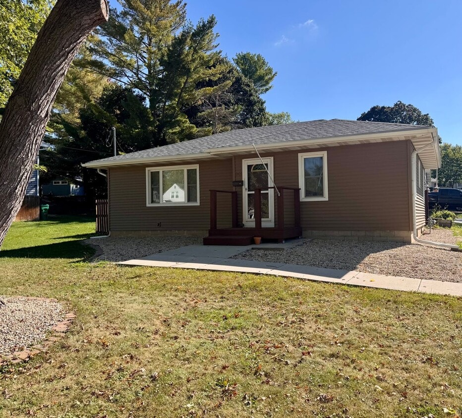 Foto principal - Single Family Home in Edgerton, WI