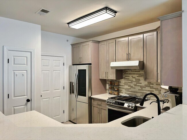 Foto del edificio - 7706 Marine Rd