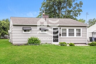 Building Photo - 4522 Riverside Dr