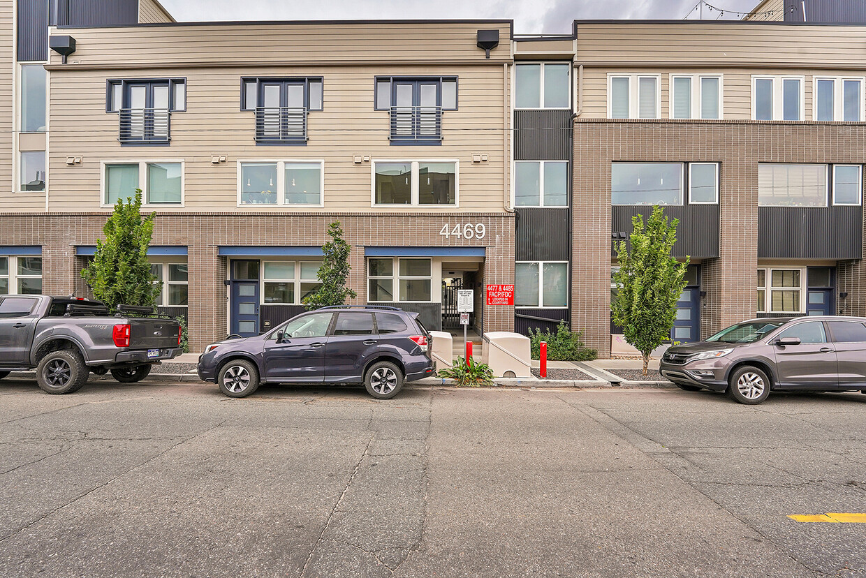 Primary Photo - 4469 Tennyson St