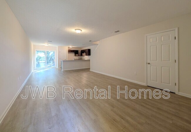 Foto del edificio - 7808 Playschool Ln