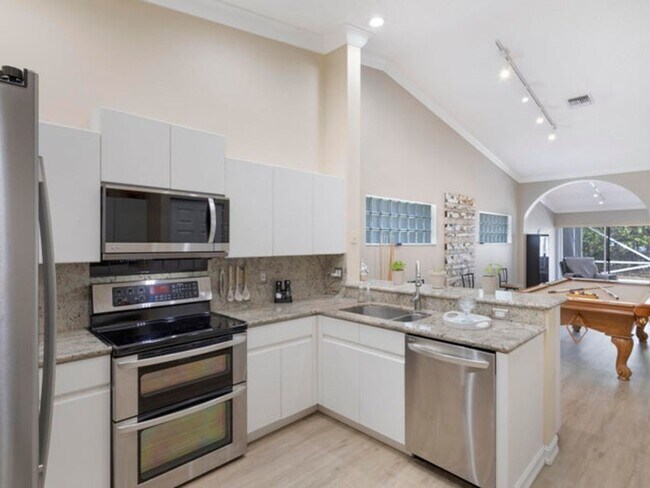 Foto del edificio - 9734 Harbour Lake Cir